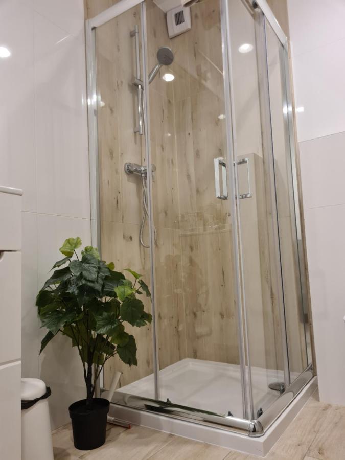 Mostowa 23 Hugo Apartment, Self Check-in 24h, Free Parking, Air-conditioning * Poznan